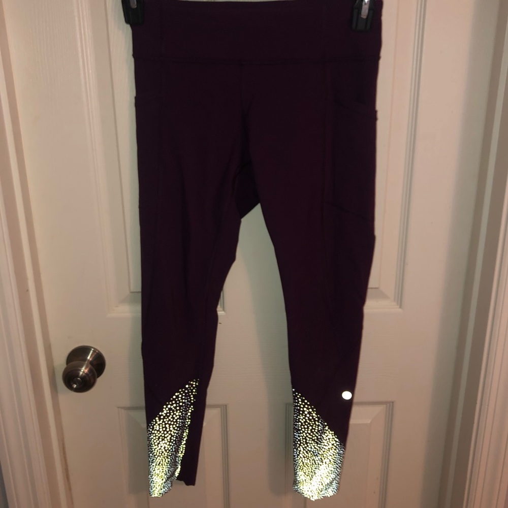 Lululemon leggings, reflective scalp bottom